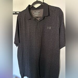 🔥 Men’s Under Armour XL Loose-Fit Shirt – Black/Grey Pattern, Brand New! 🔥